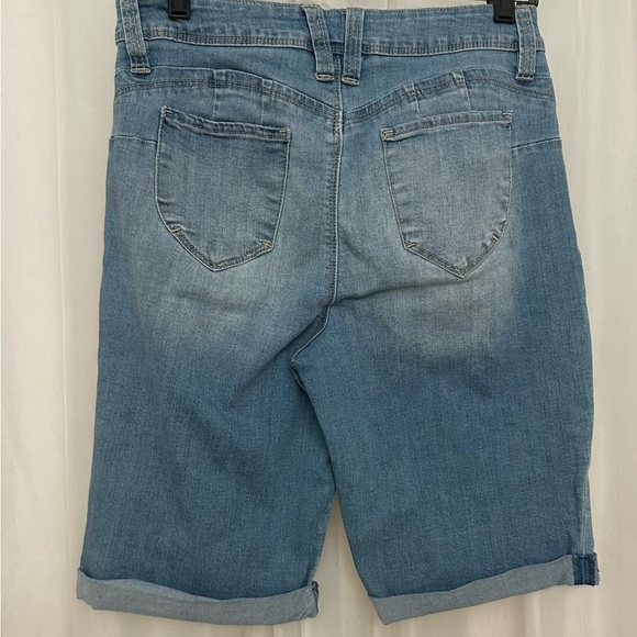 1-Size 9/29 YMI high waisted distressed denim shorts - Picture 5 of 7